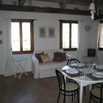Loft Overlooking The Grand Canal Lejlighed