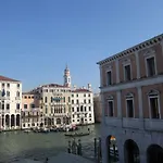 Lejlighed Loft Overlooking The Grand Canal *