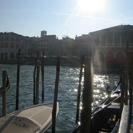 아파트 Loft Overlooking The Grand Canal *