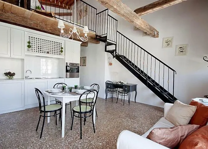 アパート Loft Overlooking The Grand Canal ヴェネツィア
