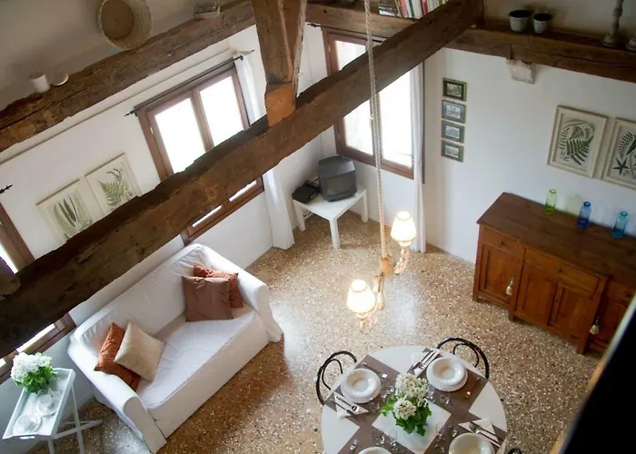 アパート Loft Overlooking The Grand Canal