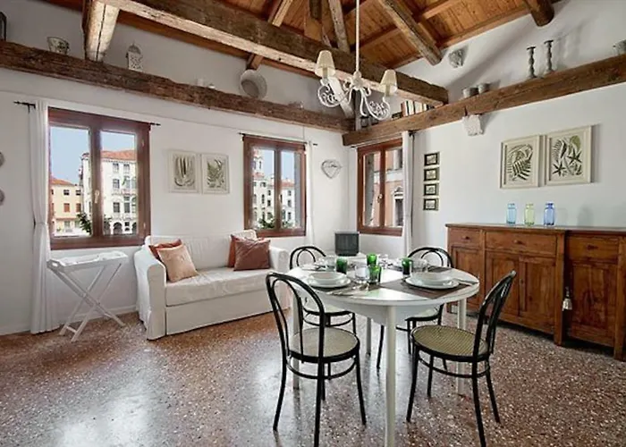 Loft Overlooking The Grand Canal アパート *