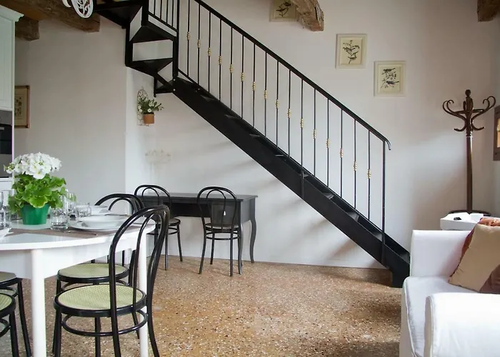 Loft Overlooking The Grand Canal アパート ヴェネツィア